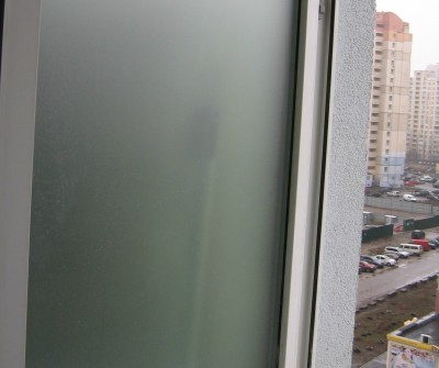 Защитная плёнка для стёкол: сфера применения и основные плюсы