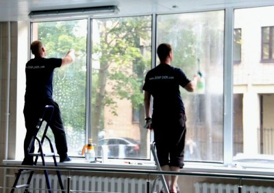 Жидкая матовая плёнка на стекло