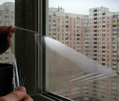 Плёнка защитная на окна - делаем аккуратный ремонт!