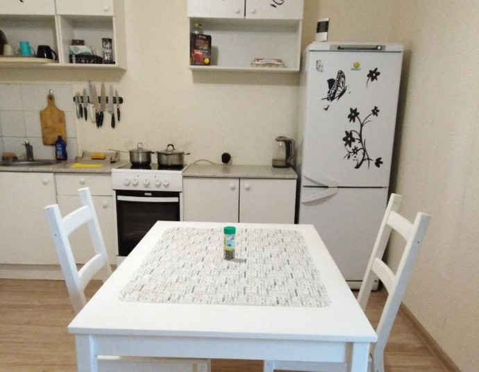 История одной кухни: как пленка строительная может понадобиться студенту?