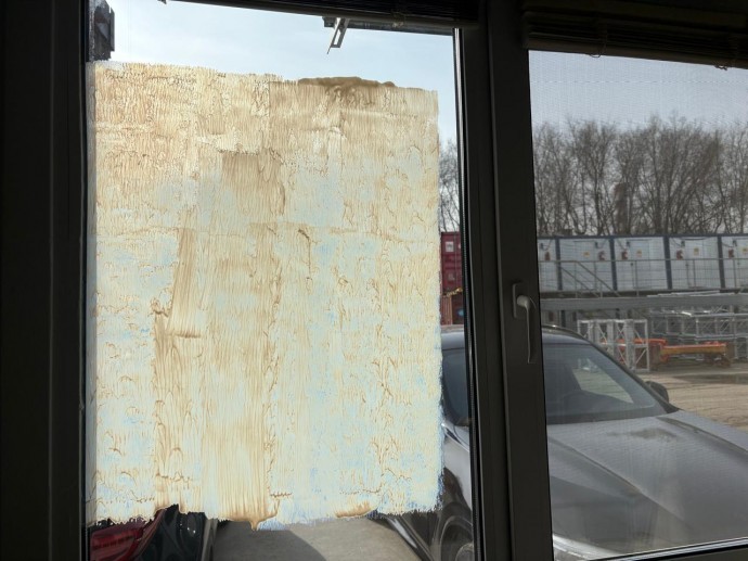 От чего именно спасает пленка для стекол матовая?