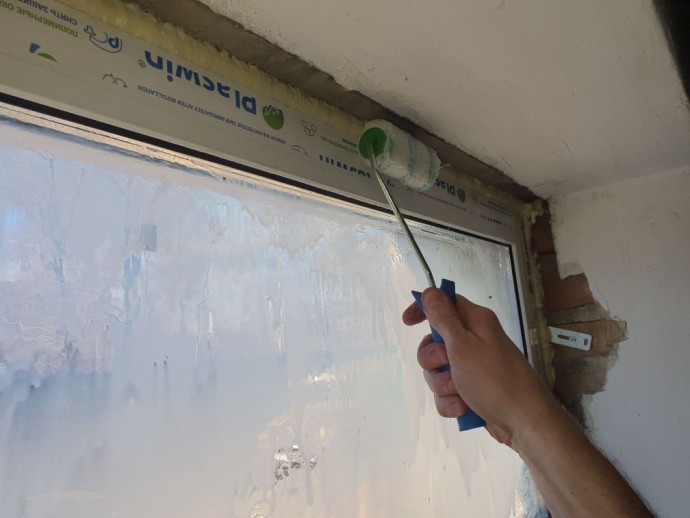 Подходит ли жидкая пленка для подоконников, столов и других поверхностей?